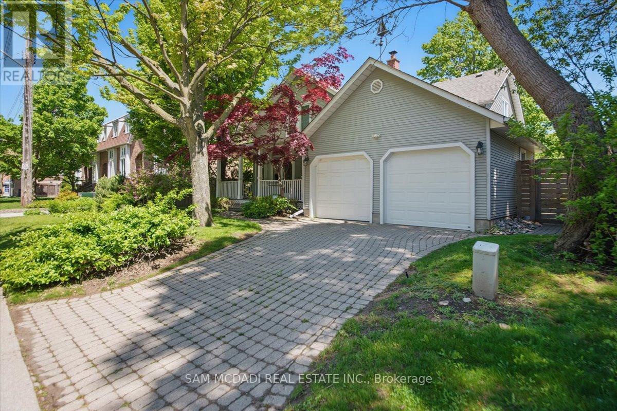 Photo 2 of 81 Chisholm Street, Oakville ON