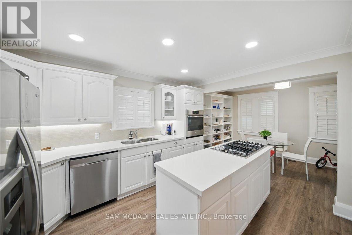 Photo 9 of 81 Chisholm Street, Oakville ON