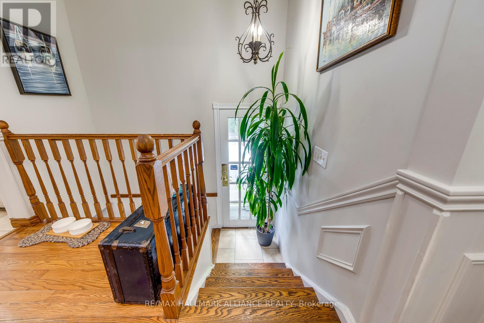 Photo 19 of 463 Drummond Road, Oakville ON