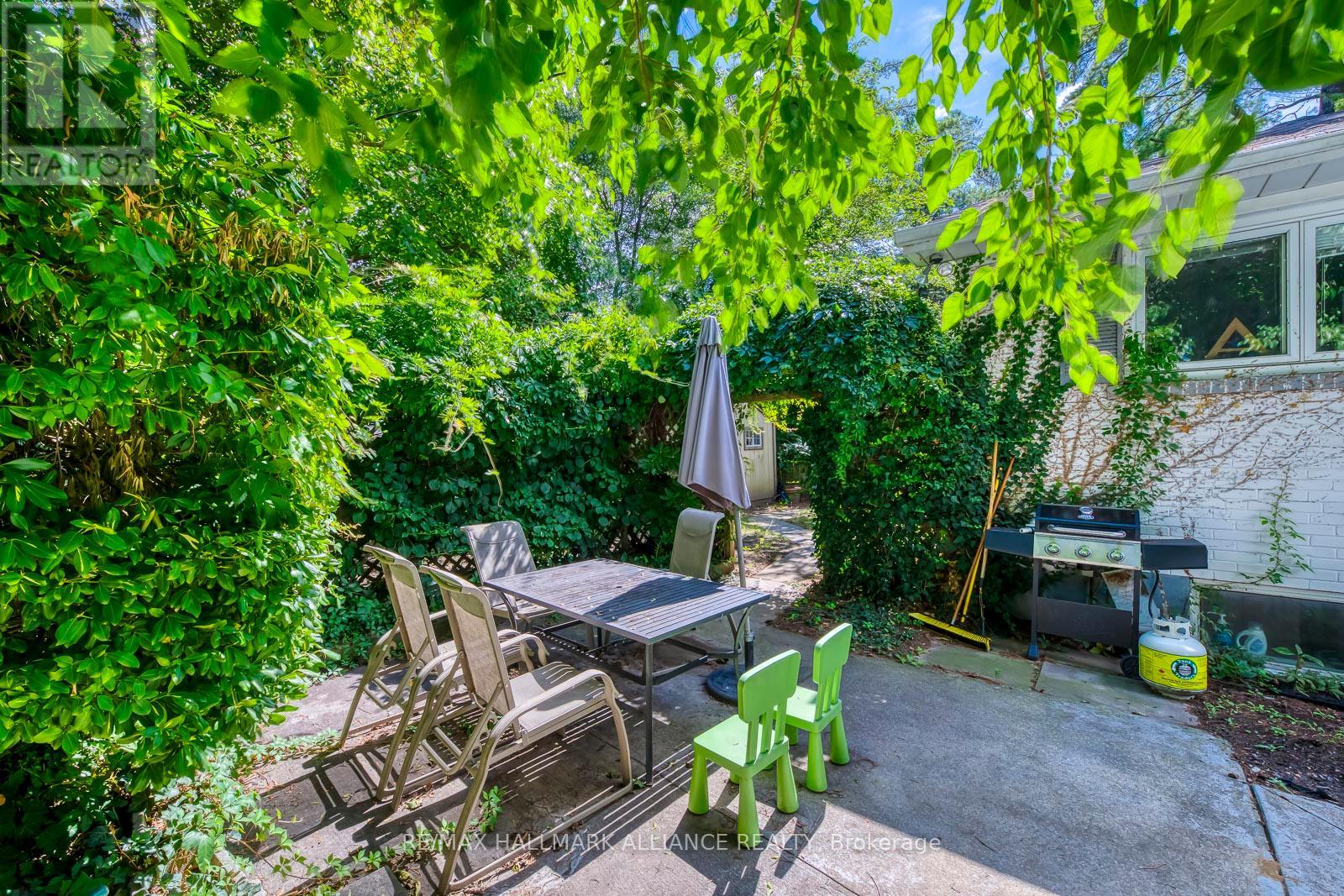 Photo 29 of 463 Drummond Road, Oakville ON