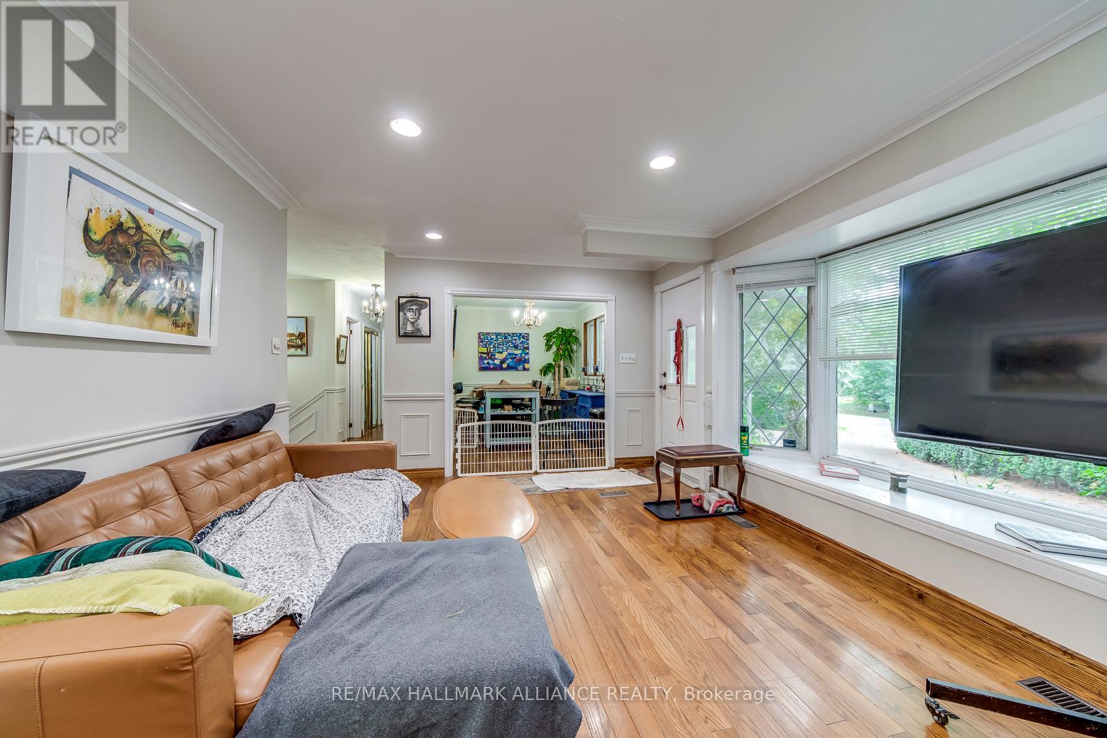 Photo 7 of 463 Drummond Road, Oakville ON