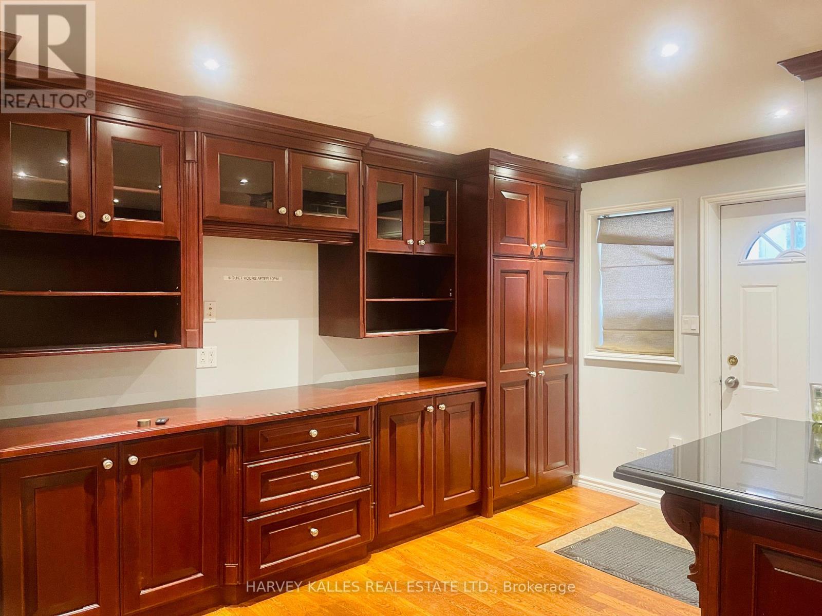Photo 3 of Main 1538 Davenport Road, Toronto ON