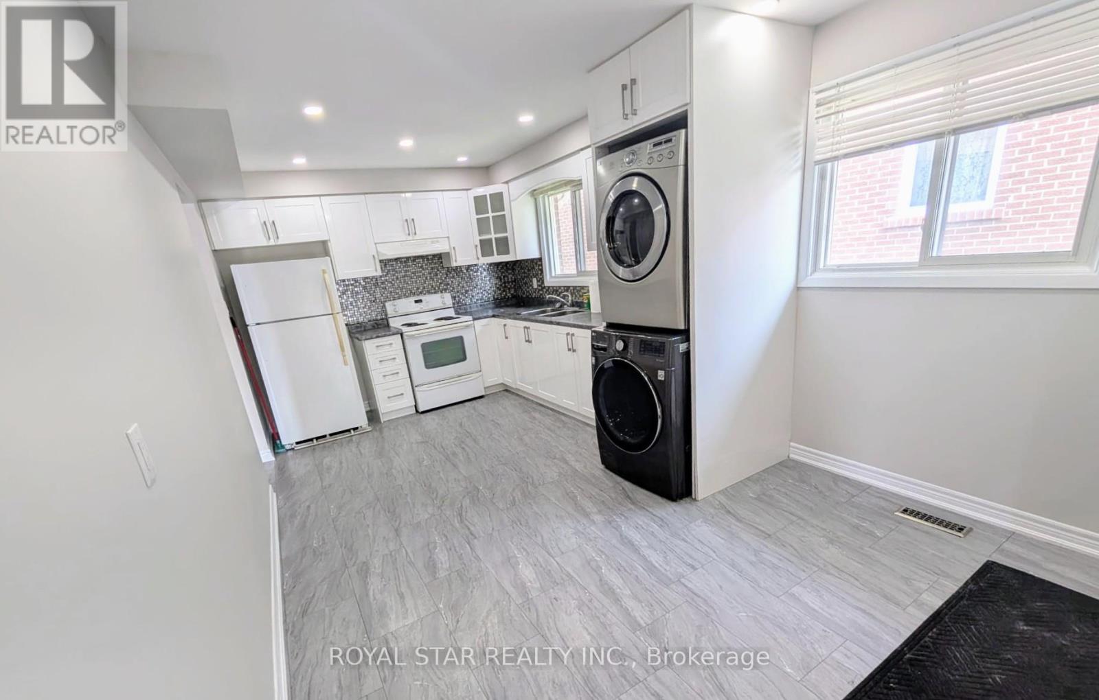 Photo 10 of 4051 Dunmow Crescent, Mississauga ON