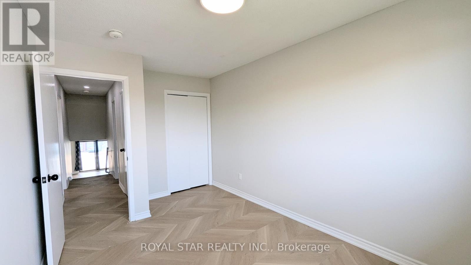 Photo 14 of 4051 Dunmow Crescent, Mississauga ON
