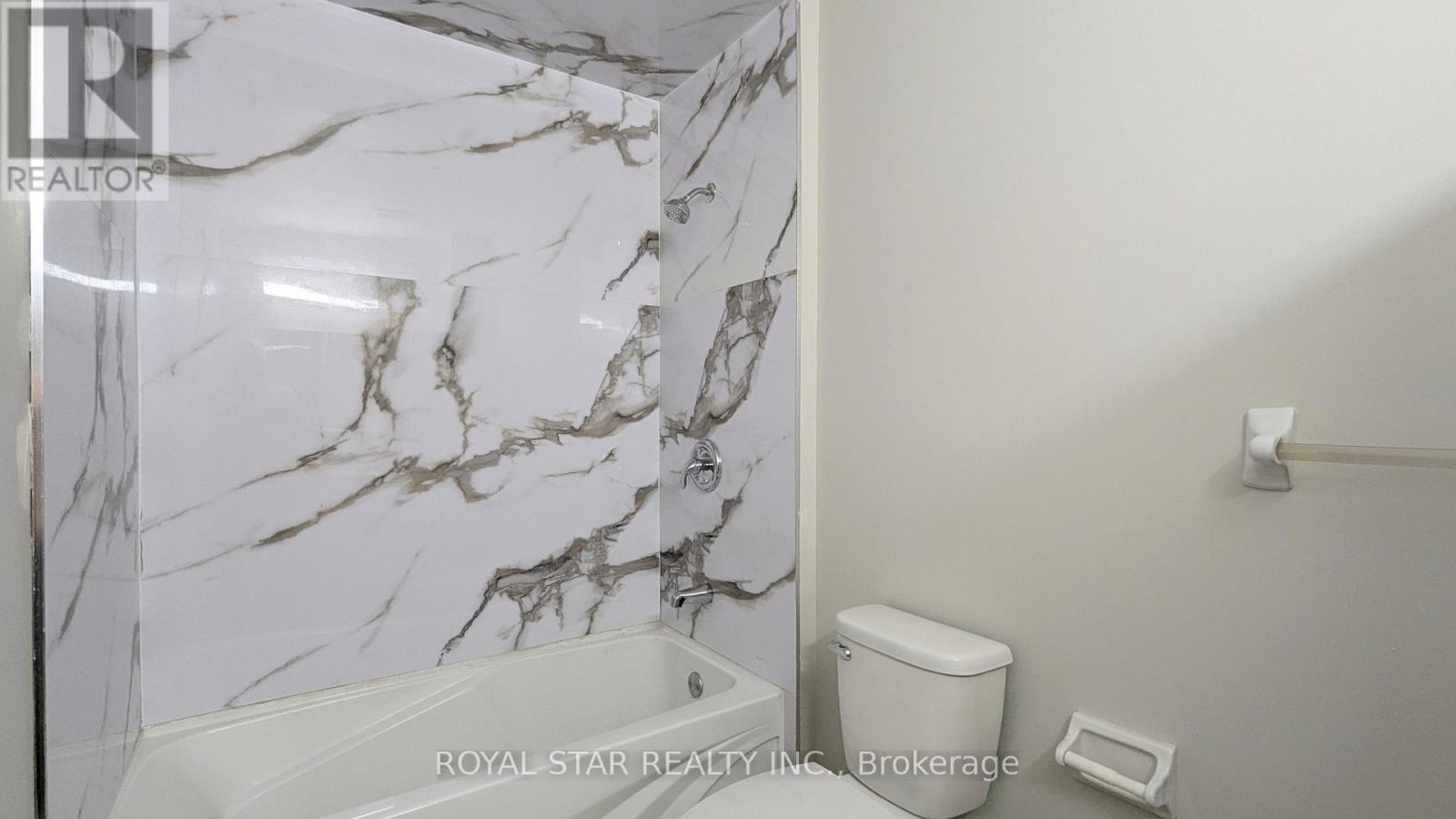 Photo 24 of 4051 Dunmow Crescent, Mississauga ON