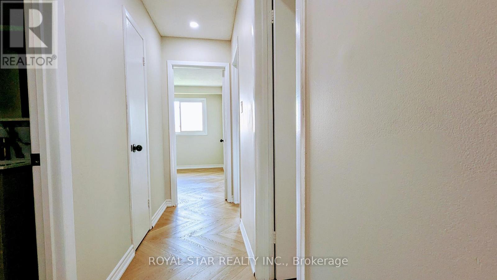 Photo 27 of 4051 Dunmow Crescent, Mississauga ON