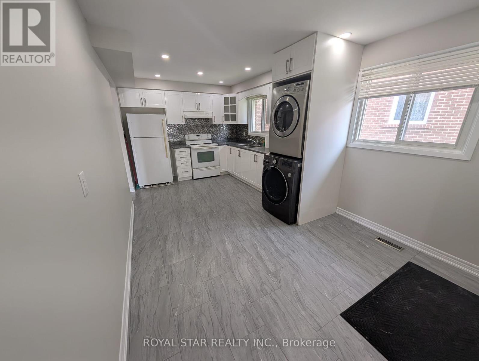 Photo 9 of 4051 Dunmow Crescent, Mississauga ON