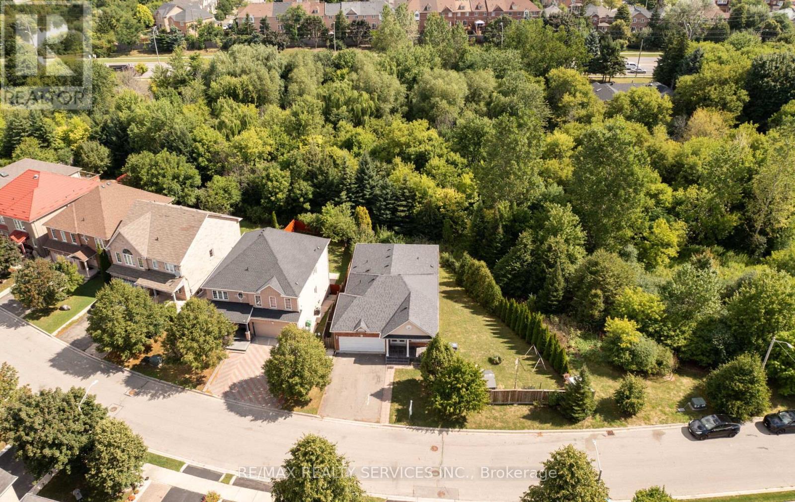 Photo 1 of 47 Echoridge Drive, Brampton ON