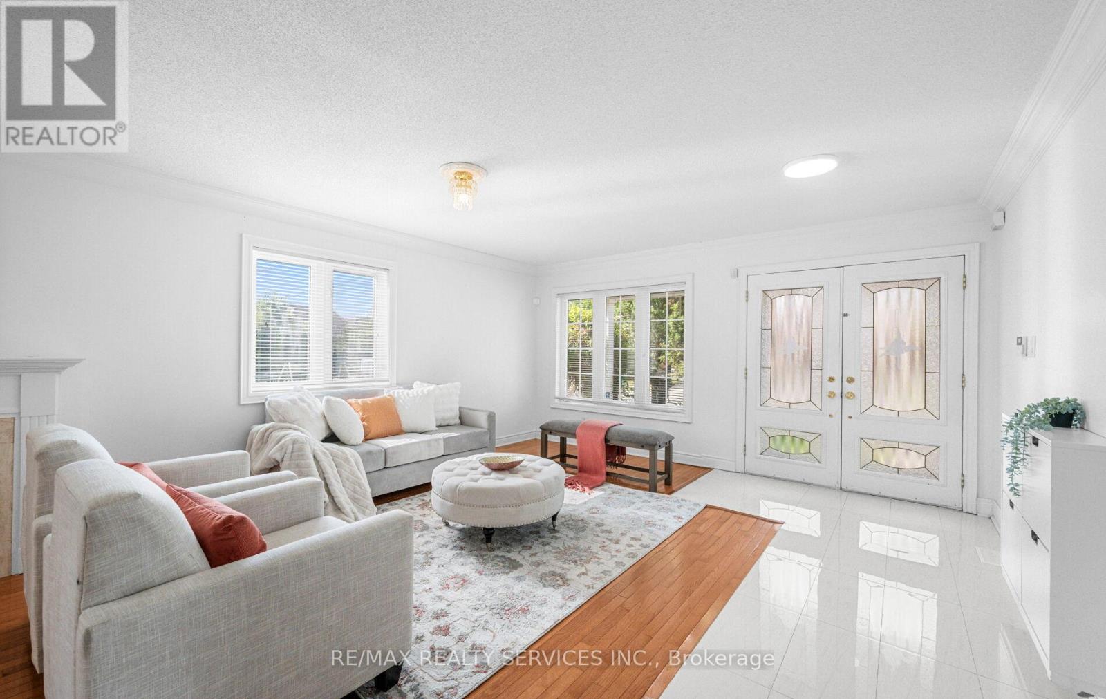 Photo 10 of 47 Echoridge Drive, Brampton ON