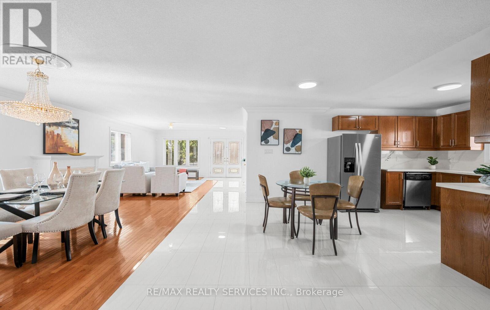 Photo 17 of 47 Echoridge Drive, Brampton ON