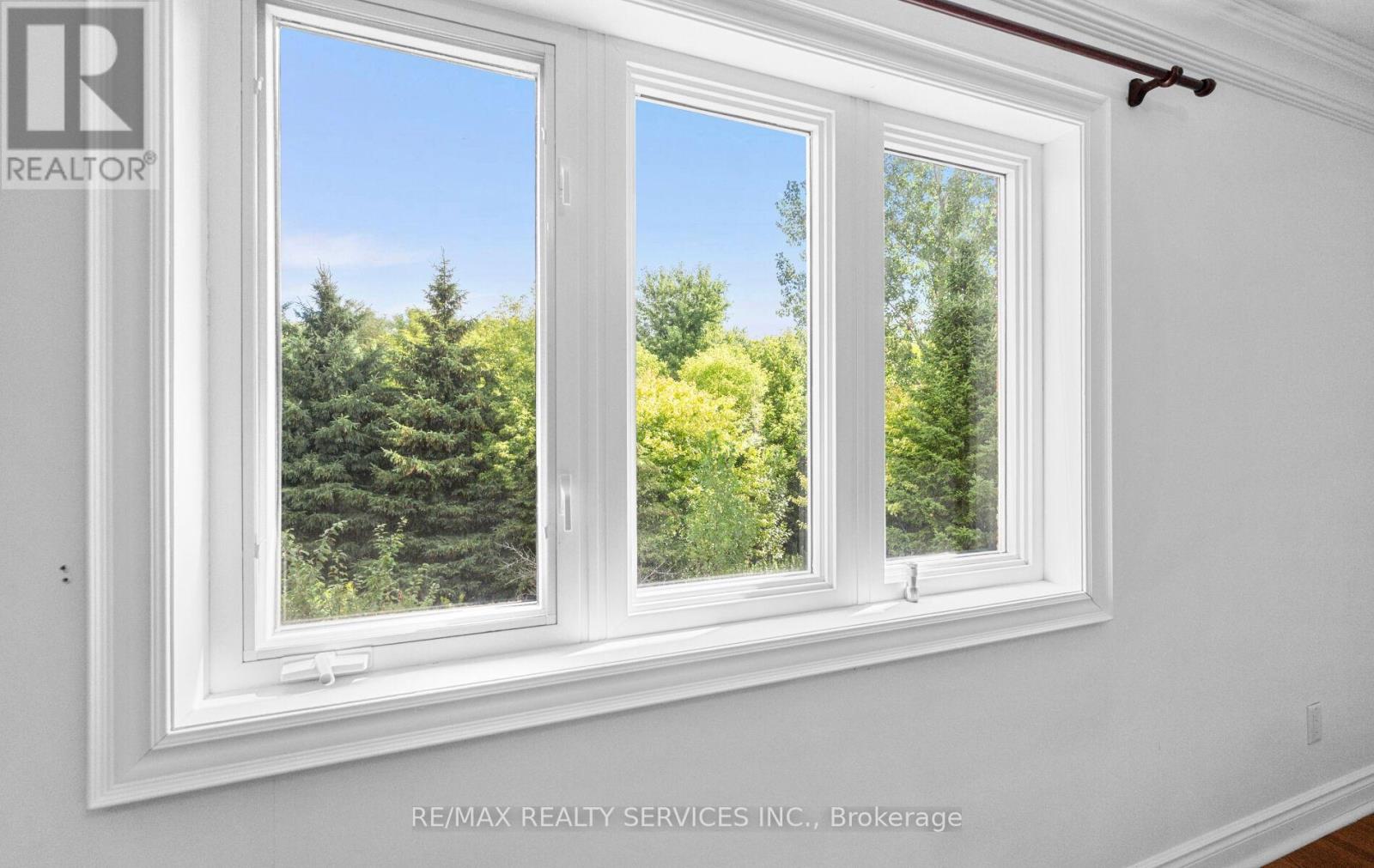 Photo 22 of 47 Echoridge Drive, Brampton ON