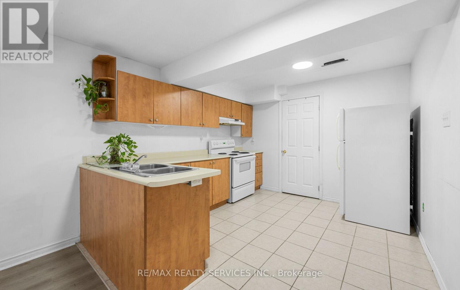 Photo 29 of 47 Echoridge Drive, Brampton ON