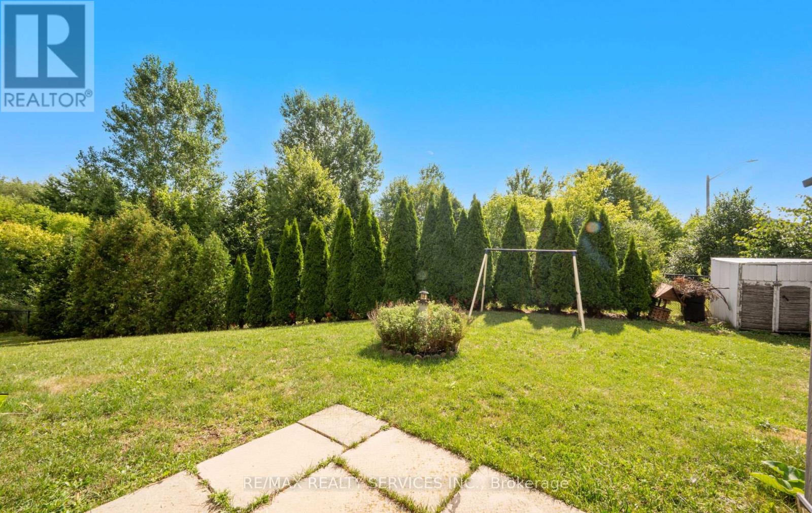 Photo 33 of 47 Echoridge Drive, Brampton ON