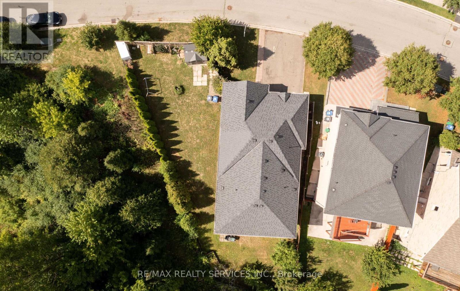 Photo 38 of 47 Echoridge Drive, Brampton ON
