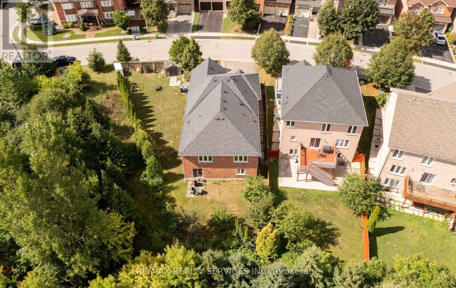 Photo 39 of 47 Echoridge Drive, Brampton ON