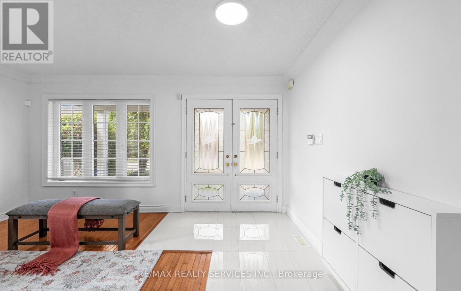 Photo 7 of 47 Echoridge Drive, Brampton ON