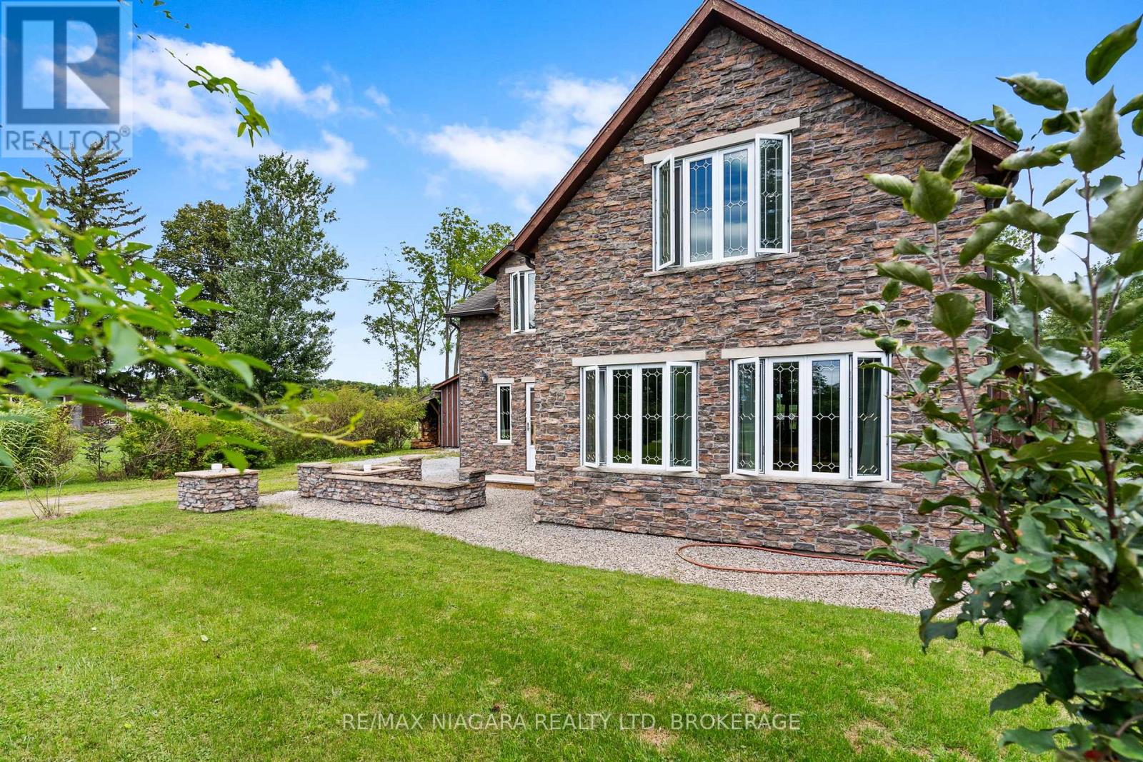 Photo 4 of 63023 Perry Road, Wainfleet ON