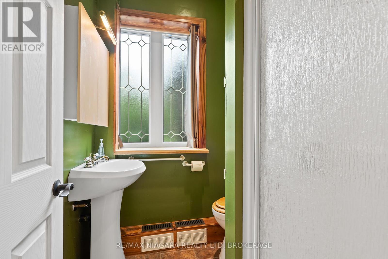 Photo 7 of 63023 Perry Road, Wainfleet ON