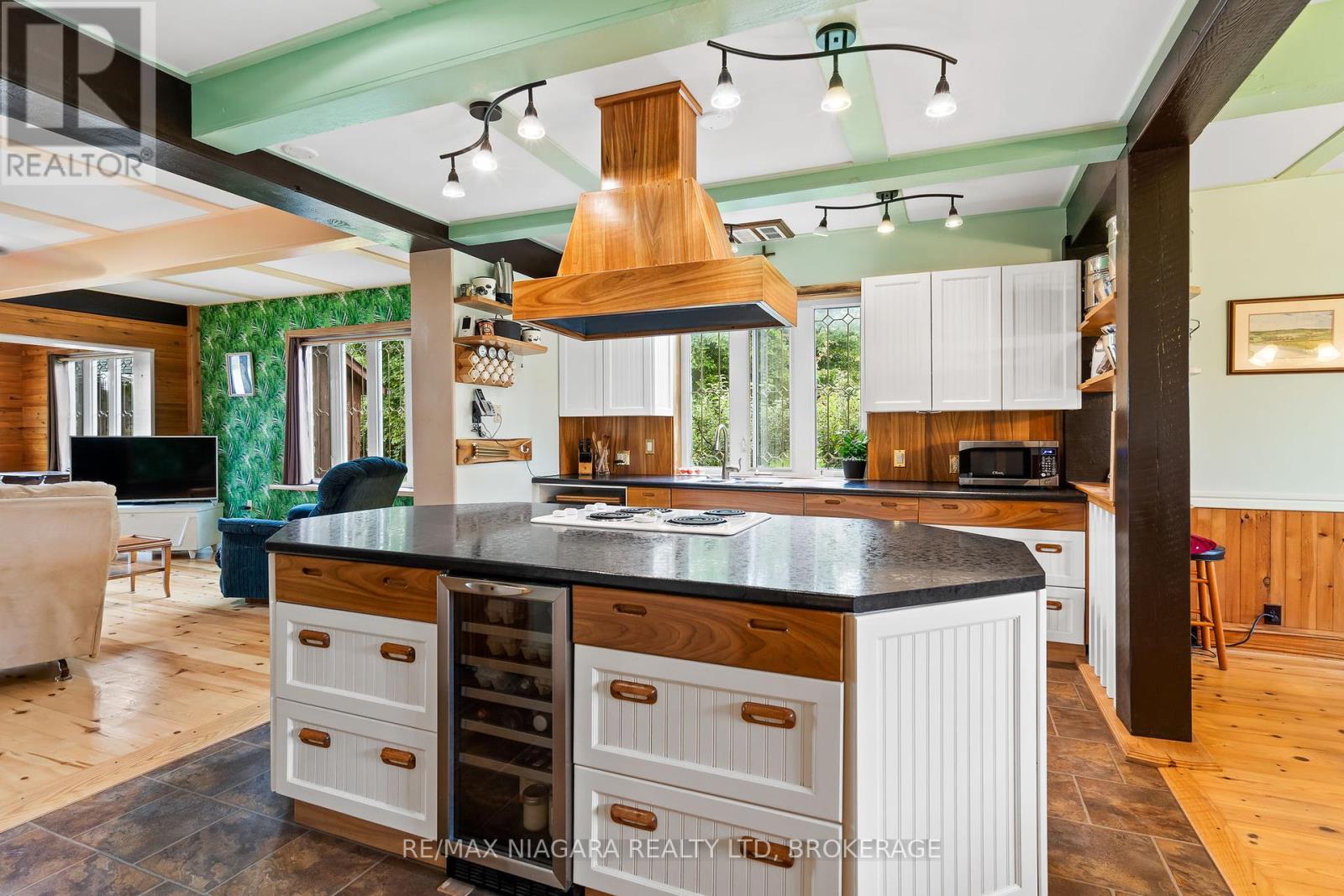 Photo 8 of 63023 Perry Road, Wainfleet ON