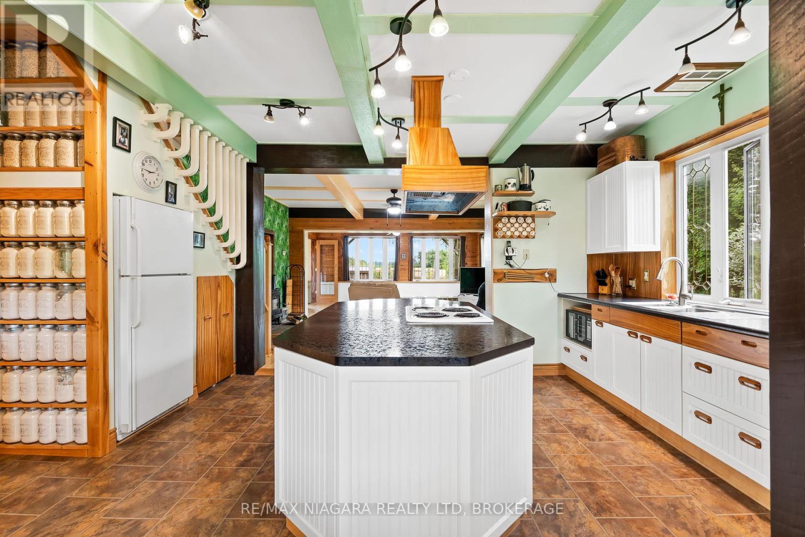 Photo 9 of 63023 Perry Road, Wainfleet ON