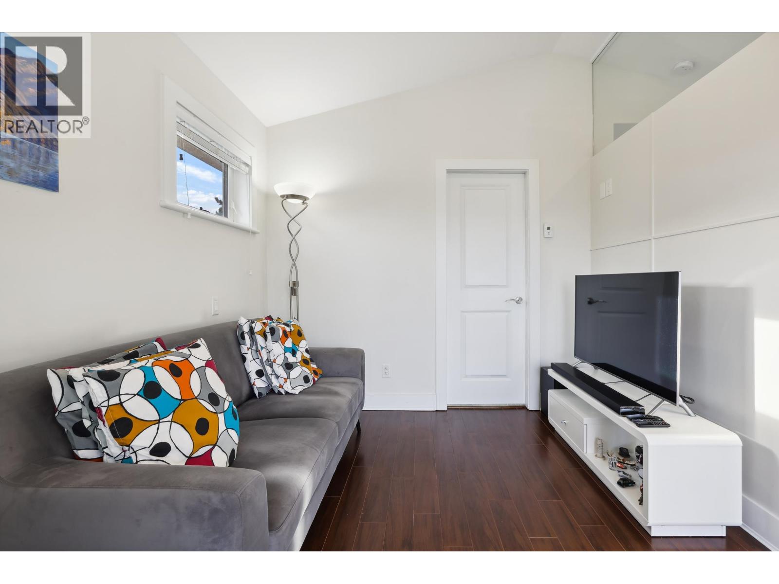 Photo 11 of 3487 W 2nd Avenue, Vancouver BC