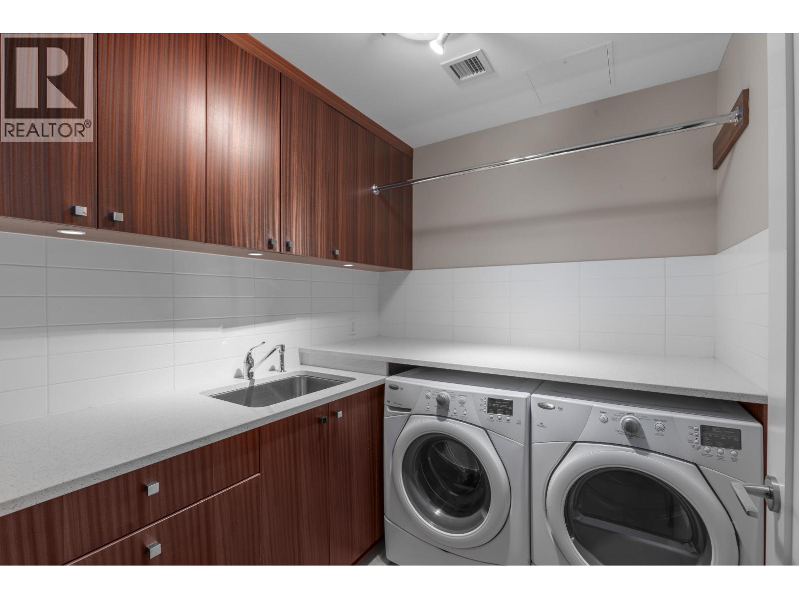 2780 HIGHGROVE PLACE, West Vancouver