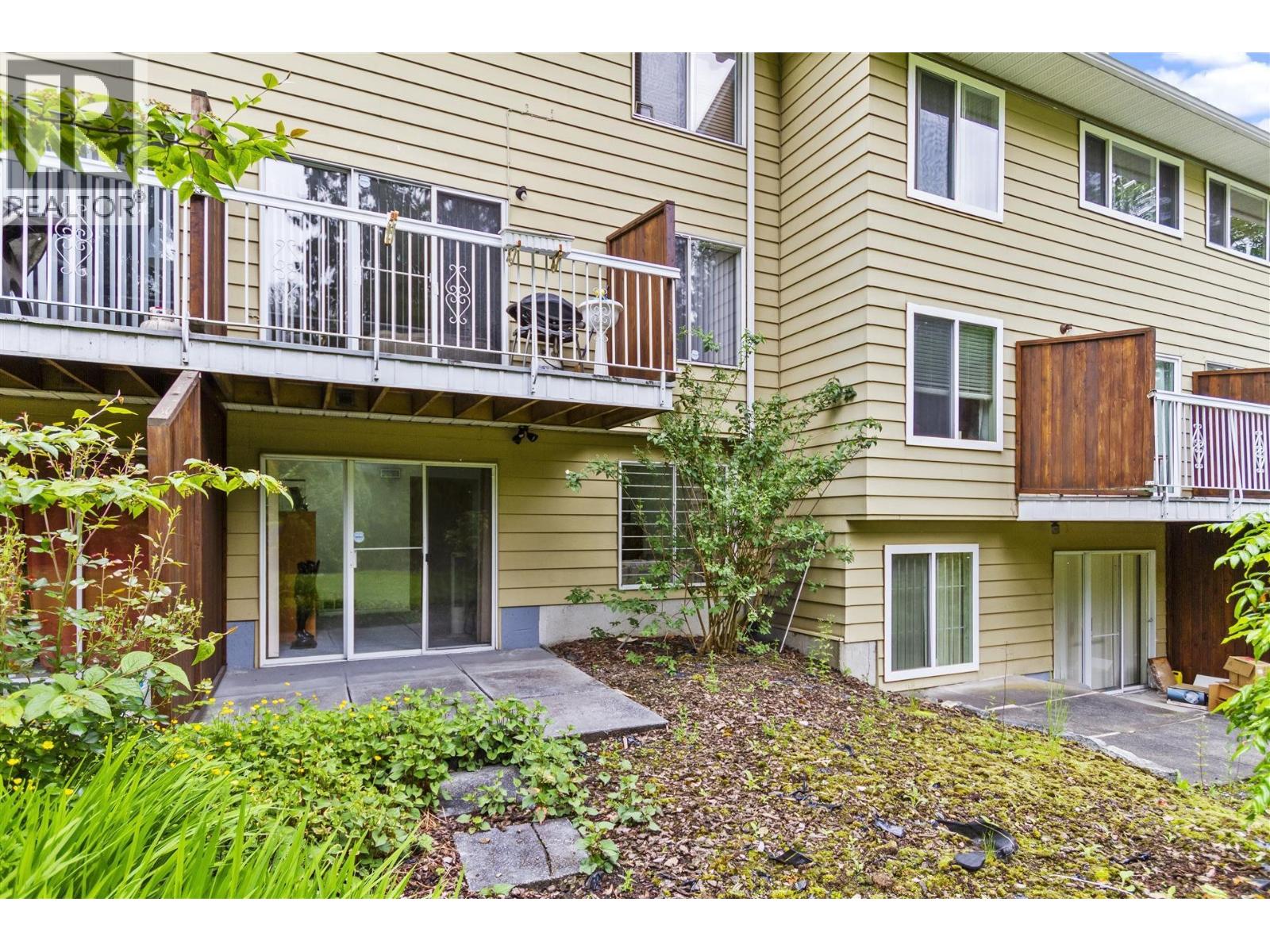 Photo 2 of 34 5330 Broadway, Burnaby BC