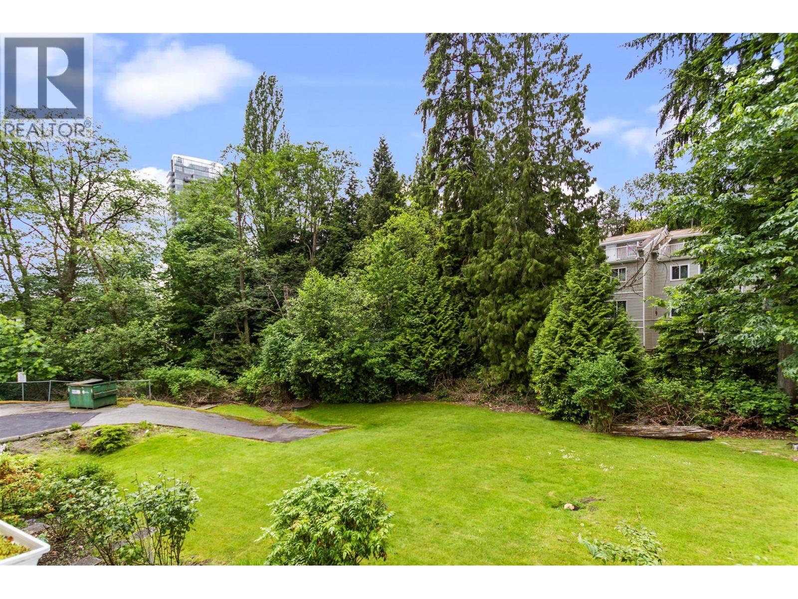 Photo 23 of 34 5330 Broadway, Burnaby BC