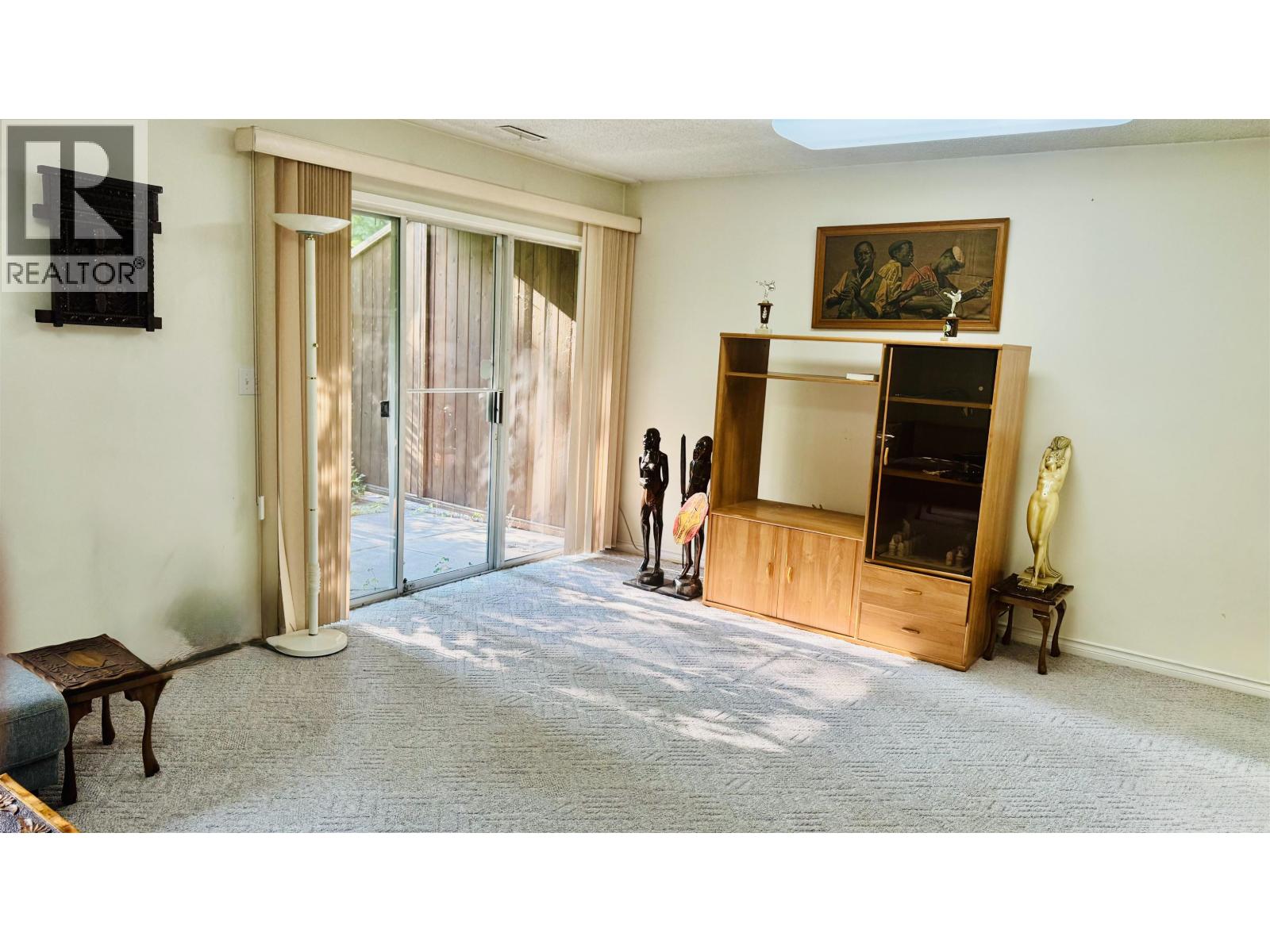 Photo 6 of 34 5330 Broadway, Burnaby BC