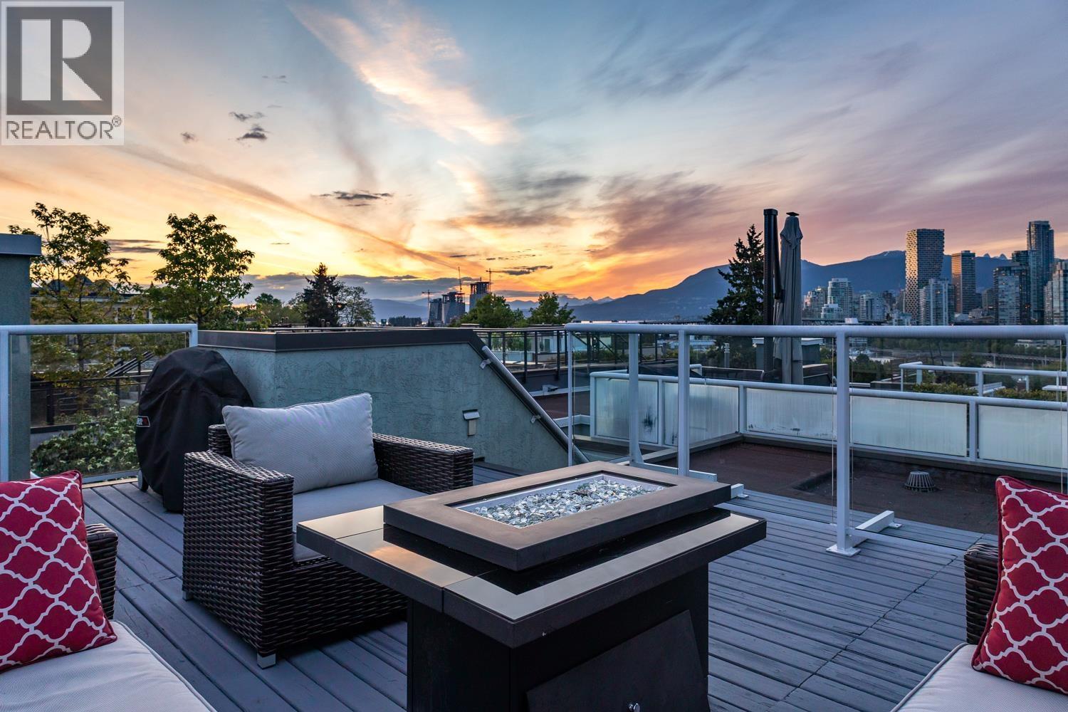 Photo 1 of 2391 Oak Street, Vancouver BC