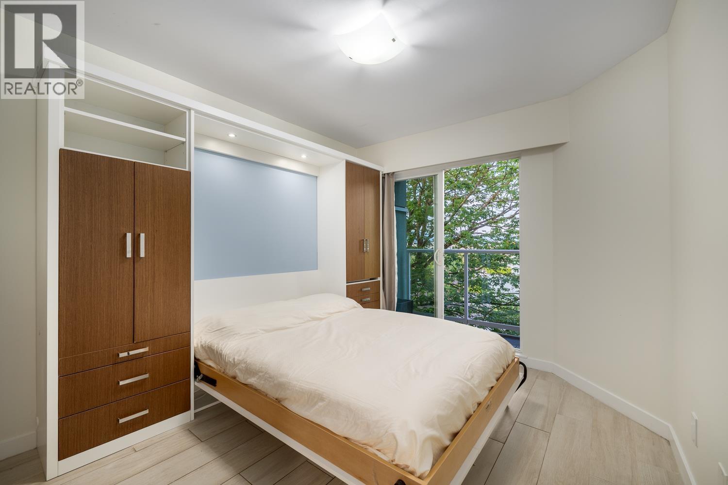 Photo 17 of 2391 Oak Street, Vancouver BC