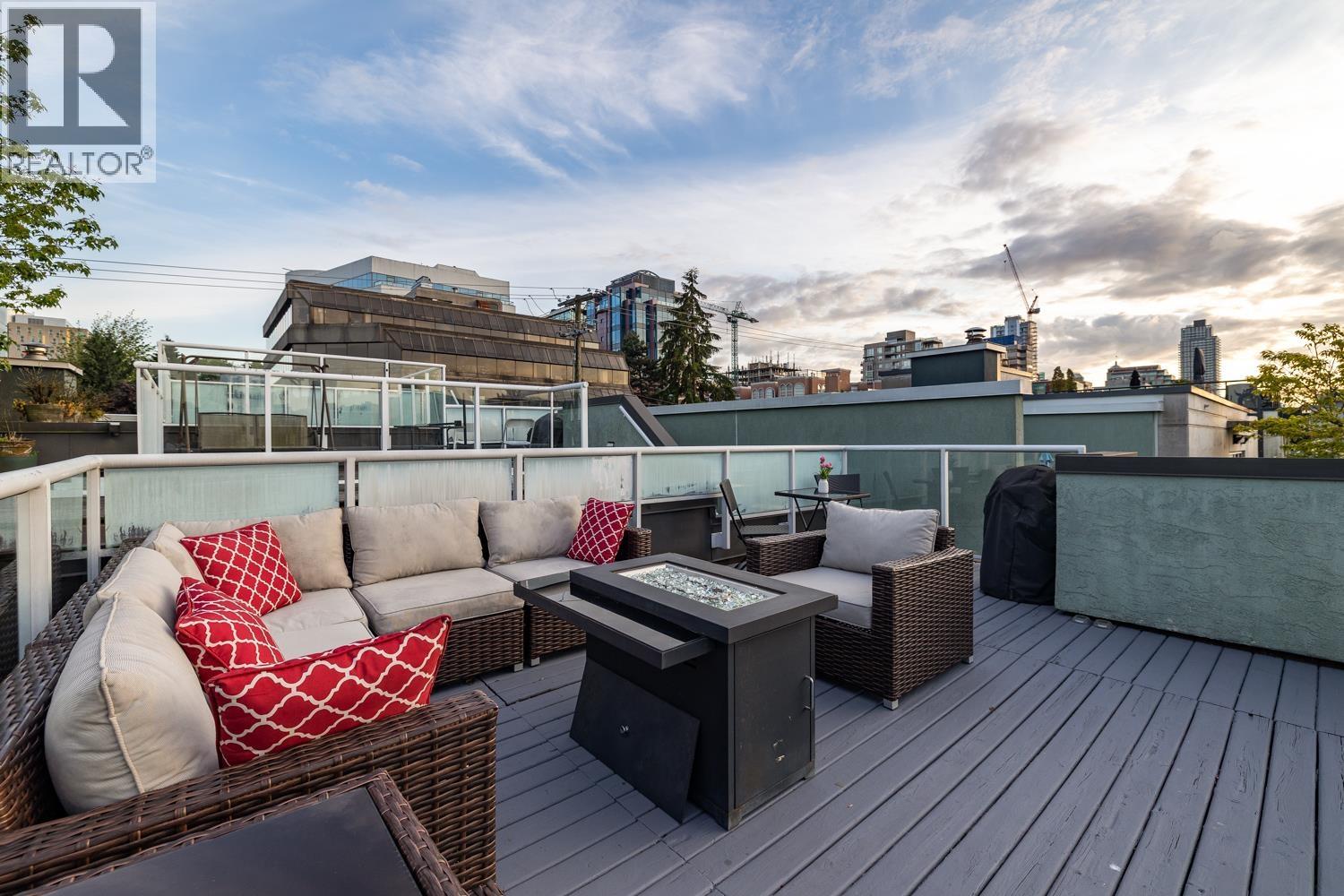 Photo 19 of 2391 Oak Street, Vancouver BC