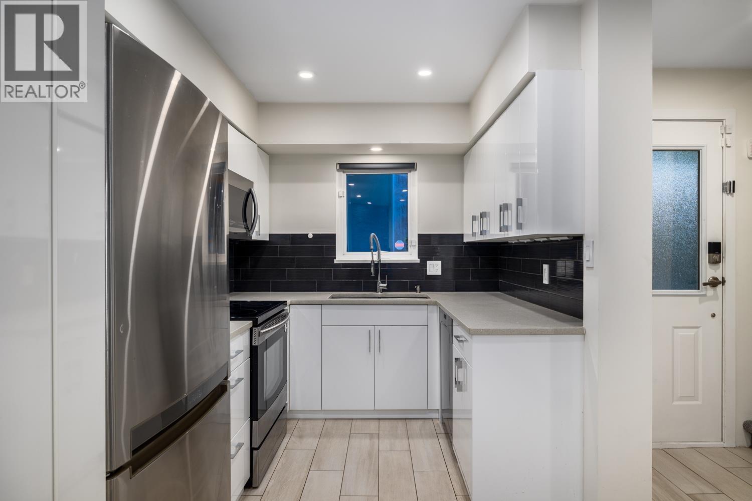 Photo 2 of 2391 Oak Street, Vancouver BC
