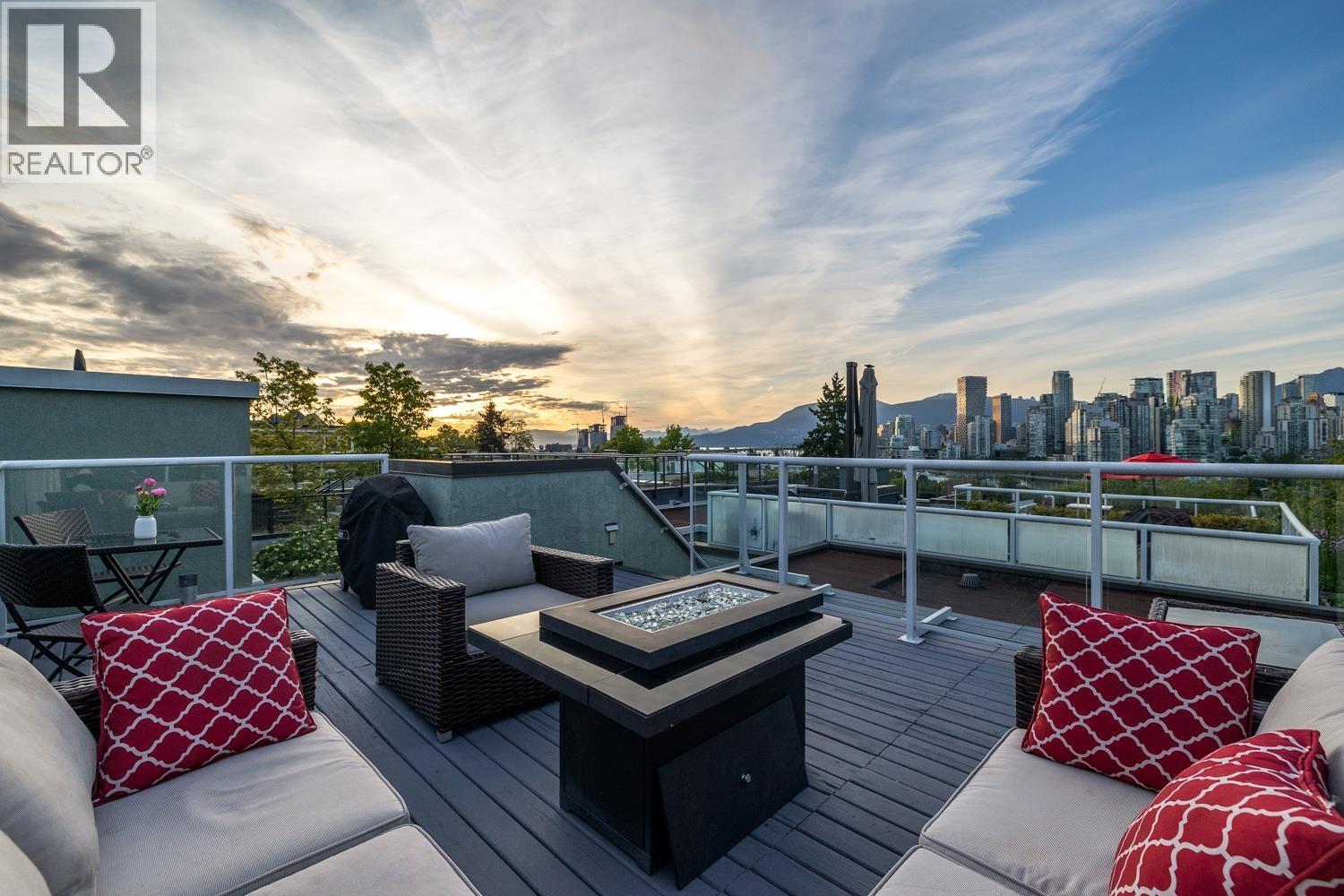 Photo 22 of 2391 Oak Street, Vancouver BC