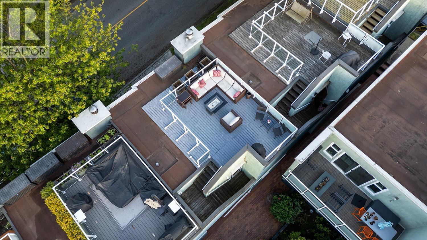 Photo 26 of 2391 Oak Street, Vancouver BC