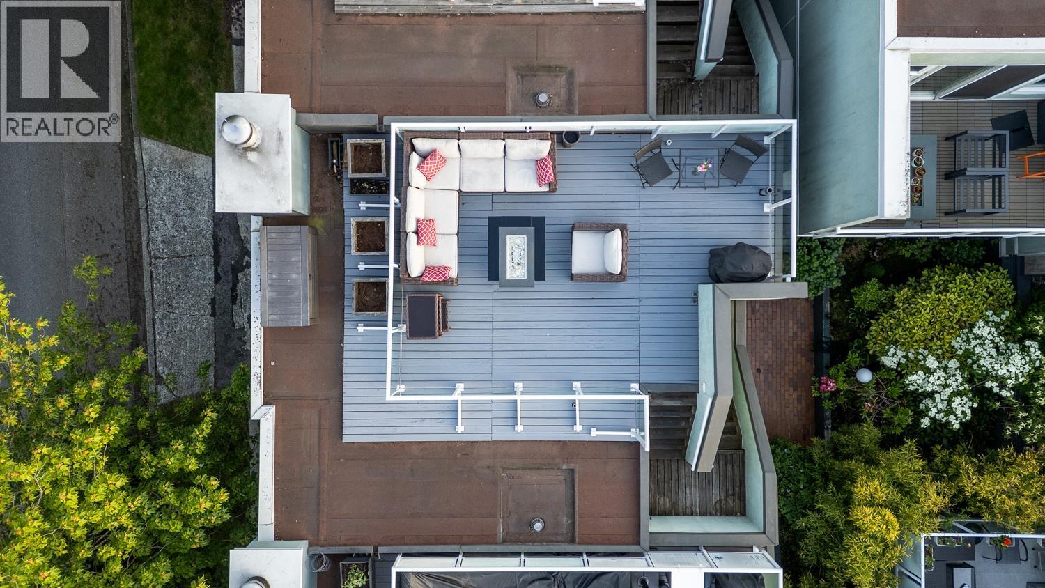 Photo 27 of 2391 Oak Street, Vancouver BC