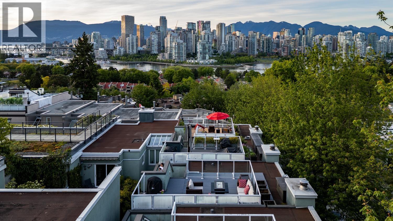 Photo 28 of 2391 Oak Street, Vancouver BC