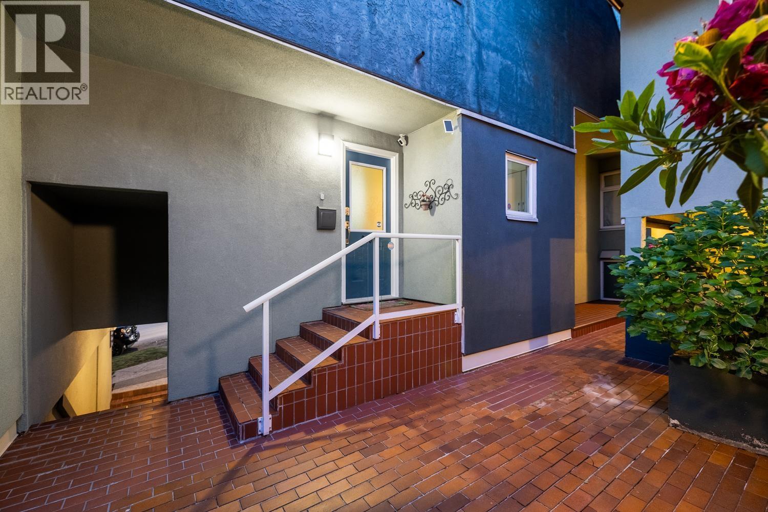 Photo 31 of 2391 Oak Street, Vancouver BC