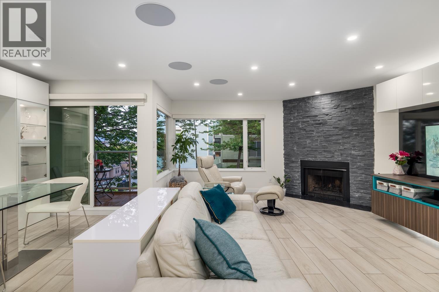 Photo 6 of 2391 Oak Street, Vancouver BC