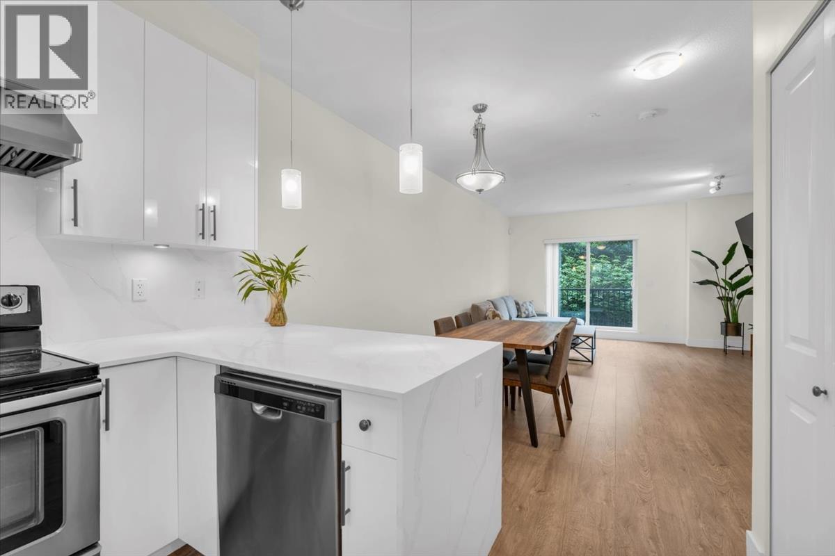 Photo 10 of 206 3888 Norfolk Street, Burnaby BC