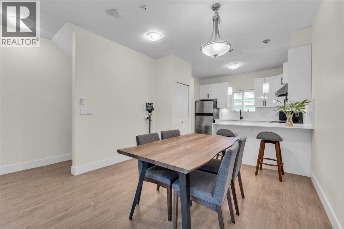 Photo 4 of 206 3888 Norfolk Street, Burnaby BC