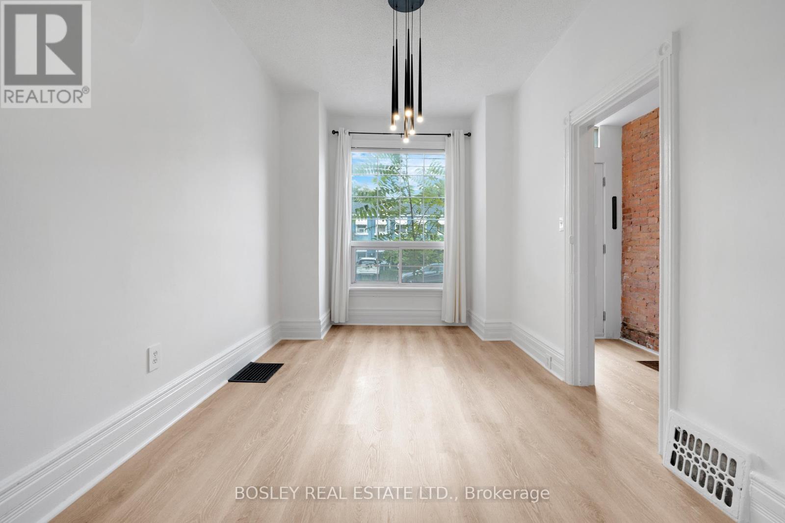 Photo 2 of 175 Macnab Street N, Hamilton ON
