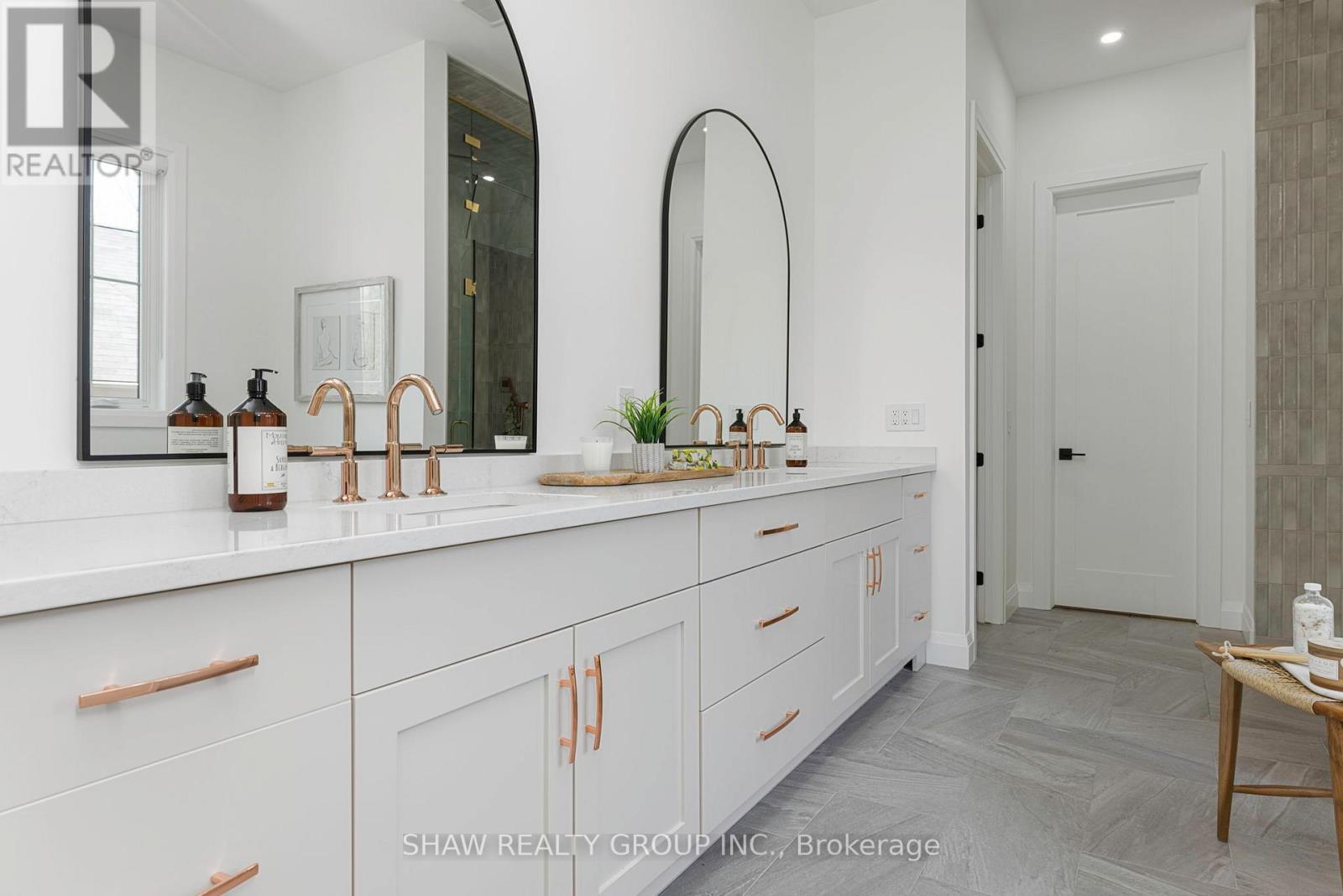 Photo 15 of 14 St Georges Court, Huntsville ON