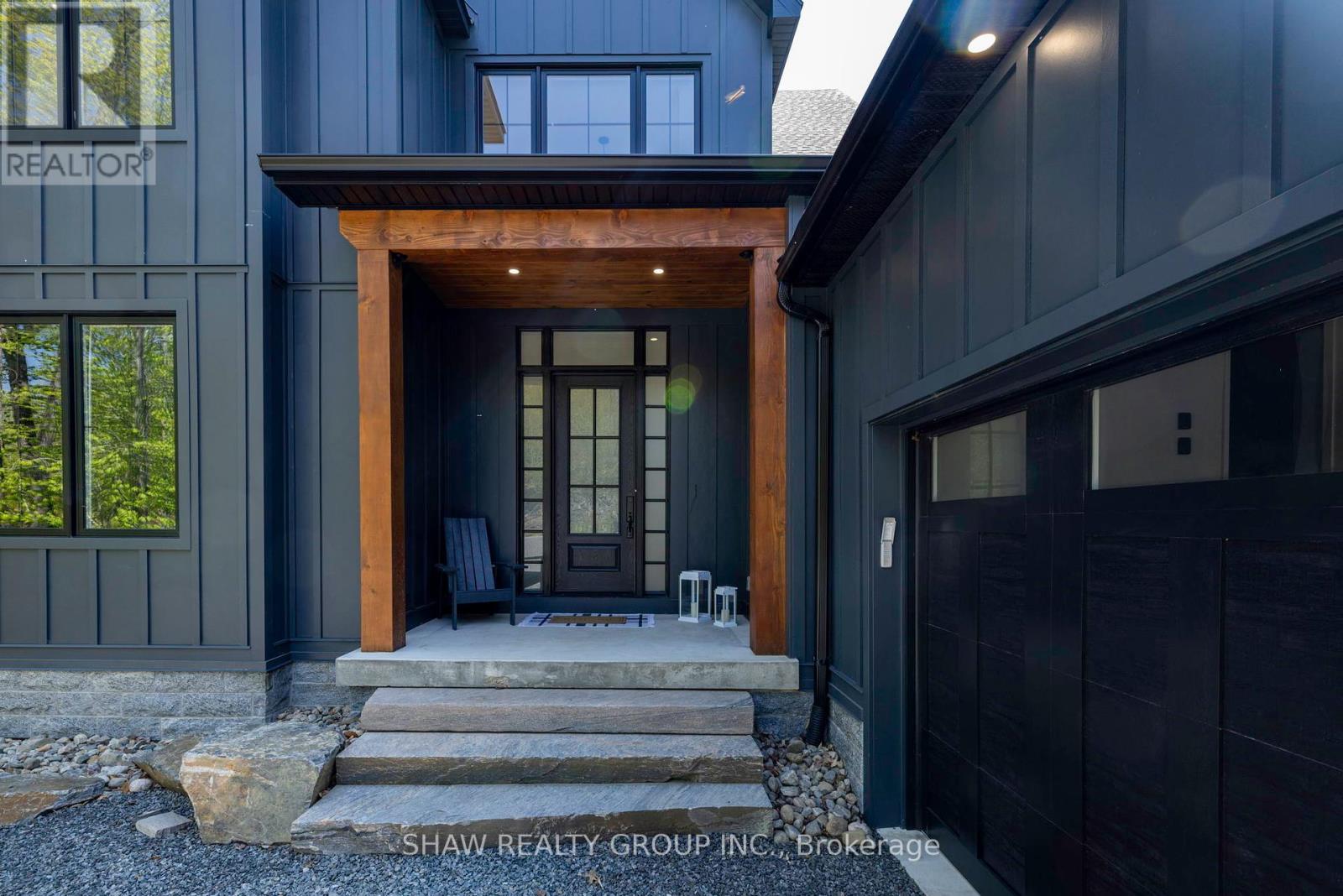Photo 2 of 14 St Georges Court, Huntsville ON