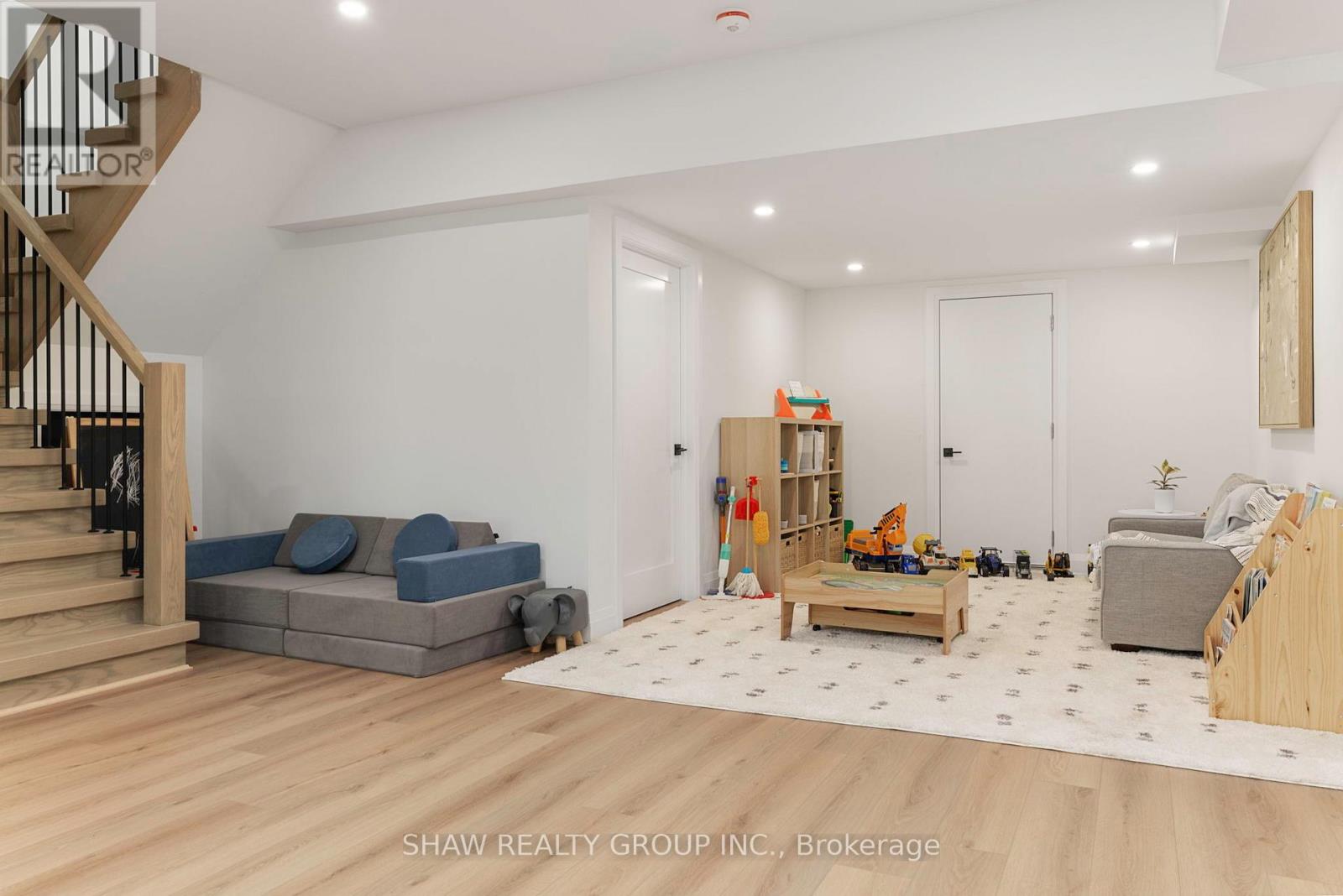 Photo 27 of 14 St Georges Court, Huntsville ON
