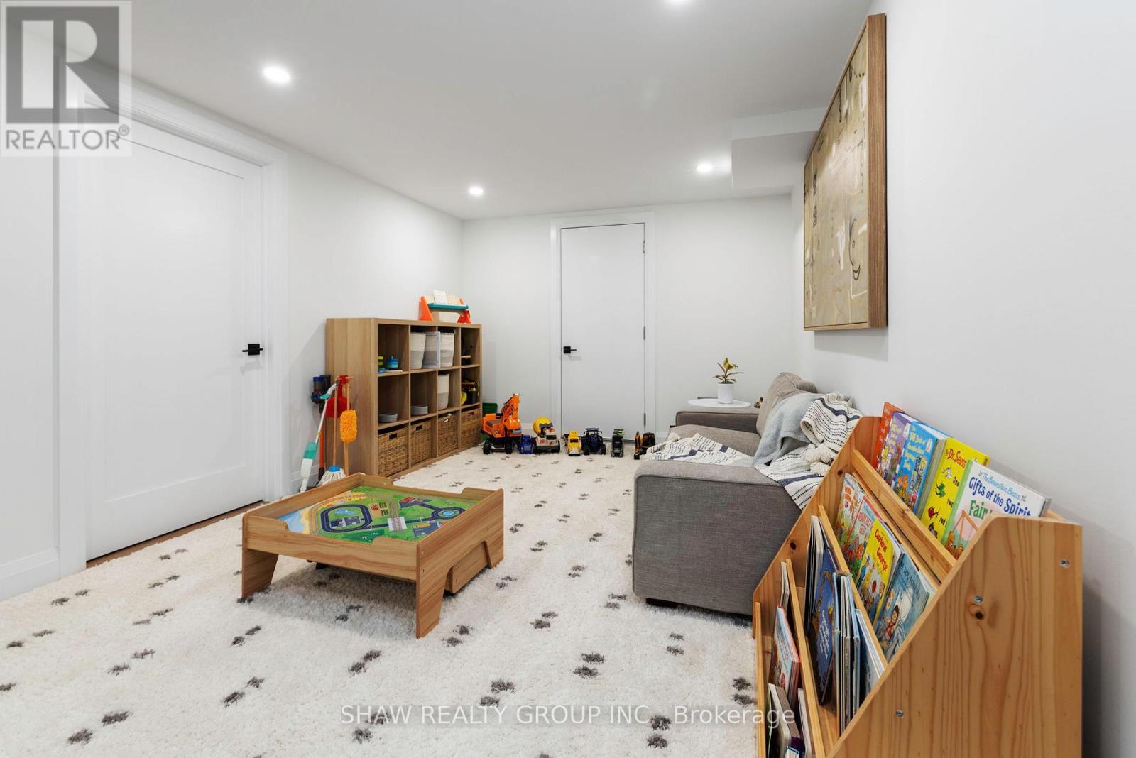 Photo 33 of 14 St Georges Court, Huntsville ON