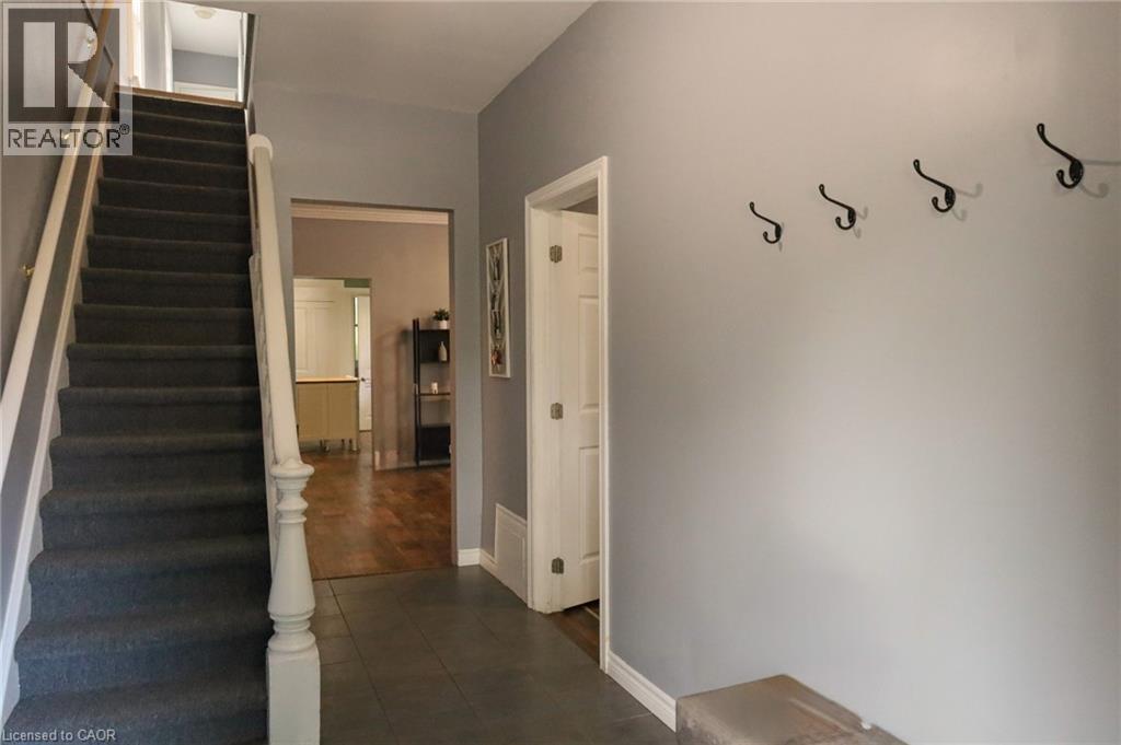 Photo 5 of 231 Dalhousie Street, Brantford ON