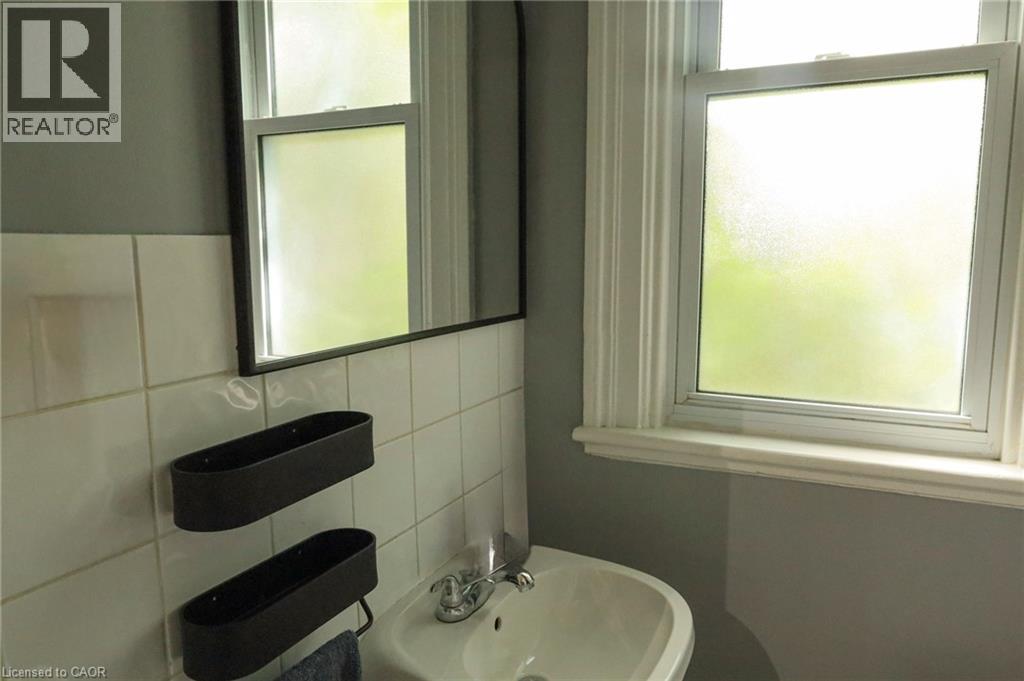 Photo 11 of 231 Dalhousie Street, Brantford ON