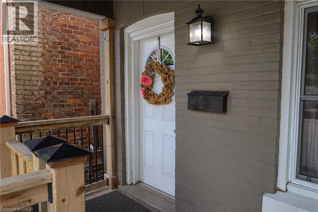 Photo 4 of 231 Dalhousie Street, Brantford ON