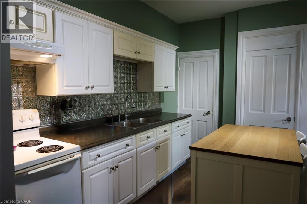 Photo 8 of 231 Dalhousie Street, Brantford ON